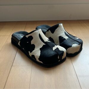 Alohas Cow Print Leather Mule